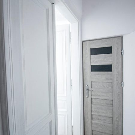 Lion Apartments - Laba Krasków Εξωτερικό φωτογραφία